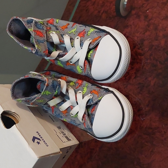 Converse dinosaur hightop sneakers - Picture 1 of 4